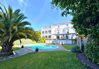13 ensuite-room freehold hotel - 1