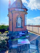 low rent excellent location - 3