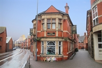 established victorian public house - 1