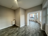 ground floor lock up - 3