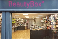 established cosmetics beauty store - 1