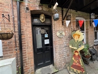 leasehold tearooms located warwick - 1