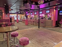 hugely popular pink nightclub - 3