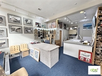 busy picture framing gallery - 1