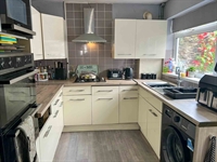 3-bedroom mid-terrace house investment - 2