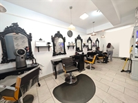 vacant fitted hair salon - 1