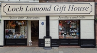 outstanding gift shop retail - 1