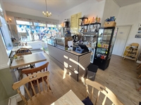 easy-to-run devon coastal cafe - 3