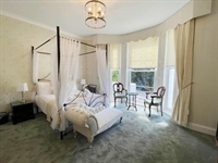 13 ensuite-room freehold hotel - 2