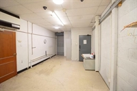 rare freehold modern business - 2