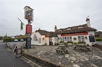 bull risesley berkshire pub - 1