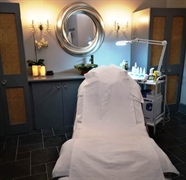 stunning luxury beauty salon - 1
