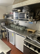 fully equipped daytime café - 2