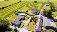 thriving coastal holiday complex - 1