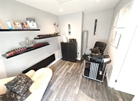 vacant fitted beauty salon - 2
