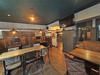 newspaper-themed gastro pub leeds - 3