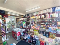 leasehold off-licence convenience store - 3