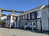 waterside freehold pub with