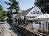 freehold business premises bala