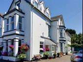 beautifully presented 8-bedroom guest