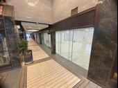 retail unit upmarket shopping
