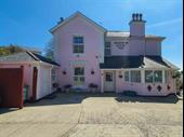 stunning guest house prime