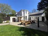 detached 8-bed holiday villa