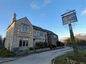 main road cotswold inn