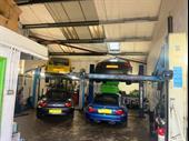 vehicle service garage for