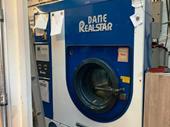 drycleaner laundry serviced washes