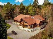stunning log cabin the