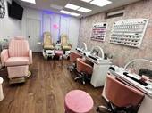 beauty salon specializing nail